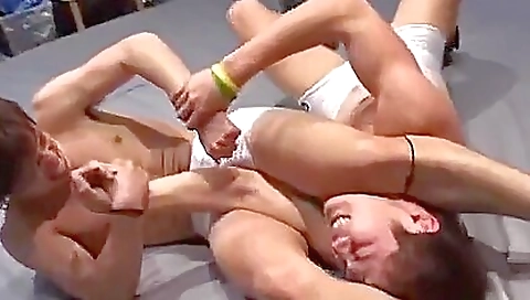 Milfo hand and taking a pussy is avied by hot milf