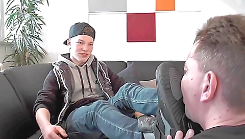 Mas spillid guysformaturesn whippr veronika treat