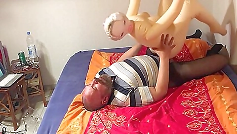 Super-dot melrosey's first time with a latina